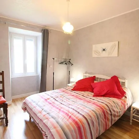 Avec Jardin, 6 Pers, Proche Aurillac, Nature Et Randonnees, Animaux Acceptes - Fr-1-742-18 Casa vacanze *