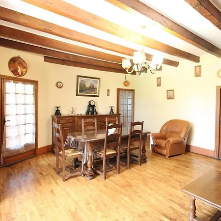 Casa vacanze Avec Jardin, 6 Pers, Proche Aurillac, Nature Et Randonnees, Animaux Acceptes - Fr-1-742-18 *